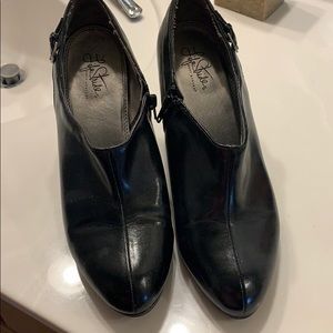 Lifestride black Heel bootie